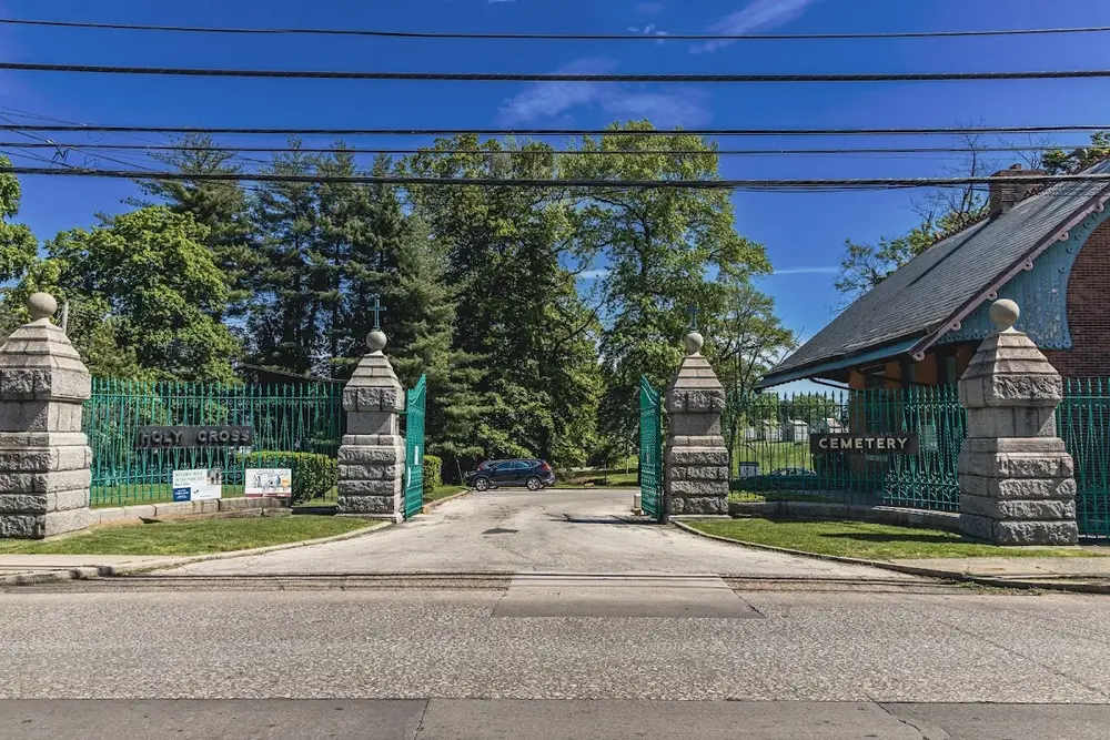Holy Cross Cemetery