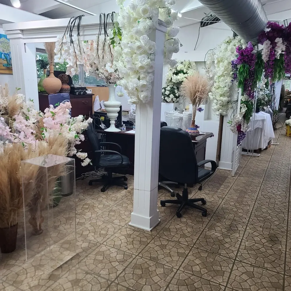 Honey Bunch Flower & Wedding Center